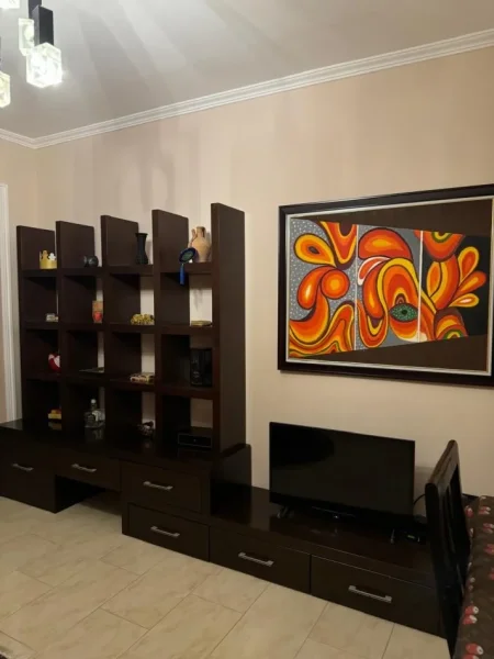 Tirane, jepet me qera apartament 2+1+Ballkon Kati 5, 80 m² 35.000 € (Xhamia e Tabakeve)
