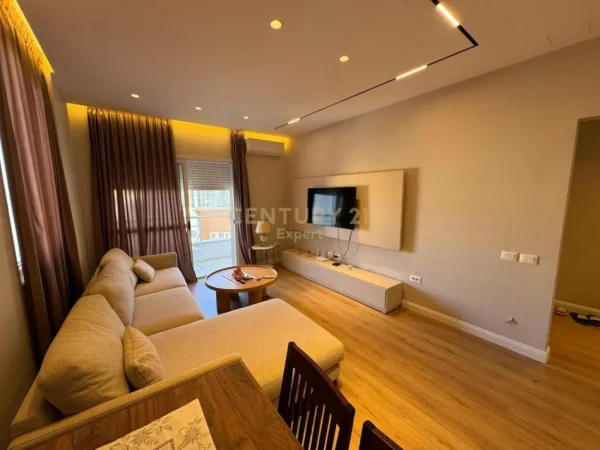 Tirane, jepet me qera apartament 1+1 Kati 6, 80 m² 700 € (Kopshti Botanik)