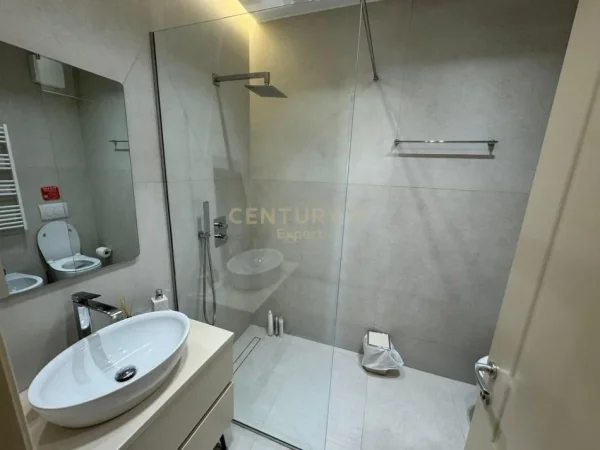 Tirane, jepet me qera apartament 1+1 Kati 6, 80 m² 700 € (Kopshti Botanik)