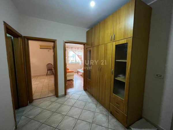 Tirane, jepet me qera apartament 1+1 Kati 2, 80 m² 480 € (Oxhaku)