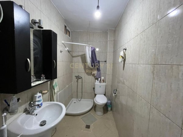 Tirane, jepet me qera apartament 1+1 Kati 2, 80 m² 480 € (Oxhaku)