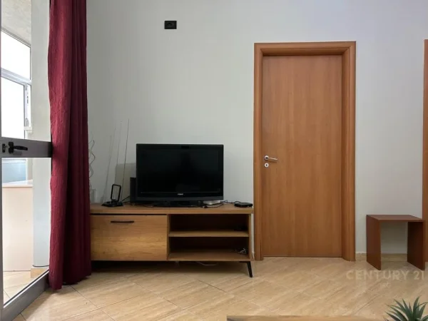 Tirane, jepet me qera apartament 2+1 Kati 2, 80 m² 650 € (Myslym shyri)