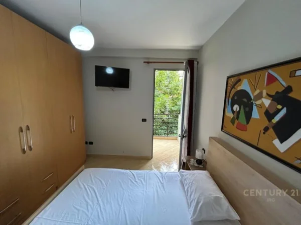 Tirane, jepet me qera apartament 2+1 Kati 2, 80 m² 650 € (Myslym shyri)