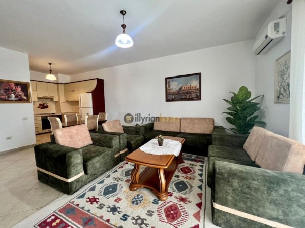 Tirane, jepet me qera apartament 2+1 , 105 m² 900 € 