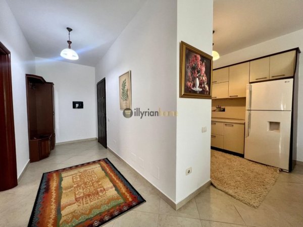 Tirane, jepet me qera apartament 2+1 , 105 m² 900 € 