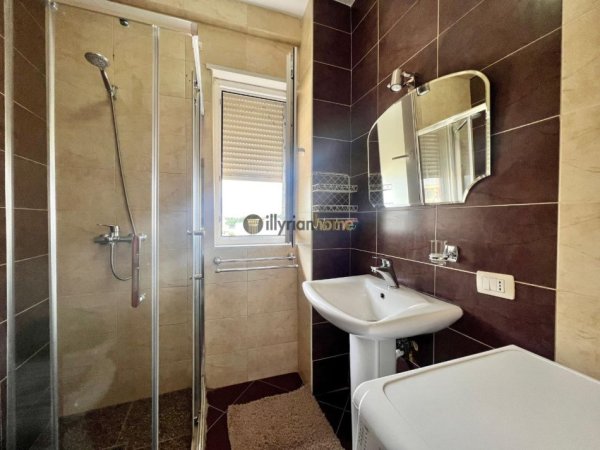 Tirane, jepet me qera apartament 2+1 , 105 m² 900 € 