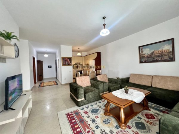 Tirane, jepet me qera apartament 2+1 , 105 m² 900 € 