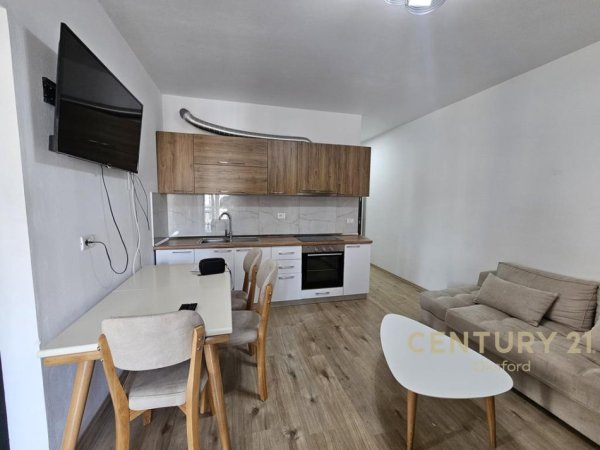 Tirane, jepet me qera apartament 2+1 Kati 8, 74 m² 600 € (Ish Fusha Aviacionit)