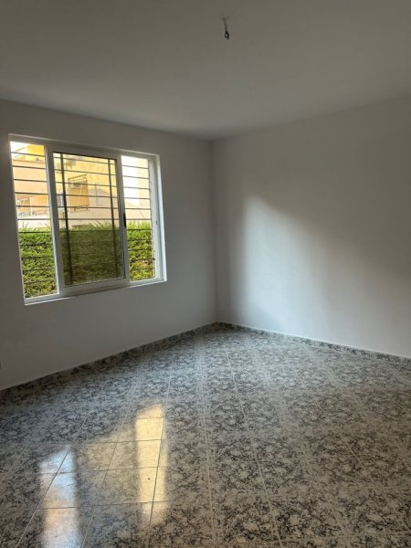 Durres, shitet apartament 2+1+Ballkon Kati 2, 84 m² 104.000 € (Iliria, Lagjia 13)