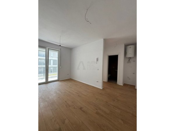 Tirane, shitet apartament 1+1 Kati 5, 52 m² 65.000 € 