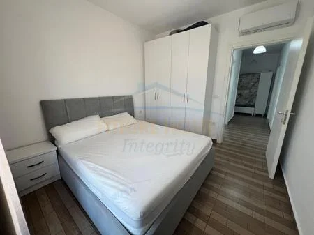 Tirane, jepet me qera apartament 2+1 Kati 9, 85 m² 500 € 