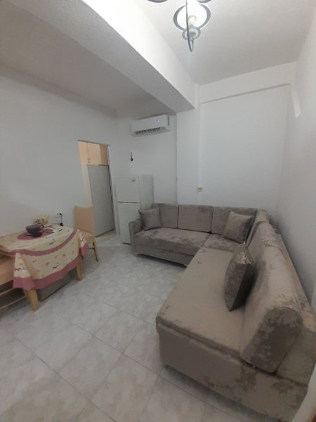 Tirane, jepet me qera Vile 1+1 Kati 1, 50 m² 400 € (Rruga Dibrës, Pranë Spitalit Amerikan 2)