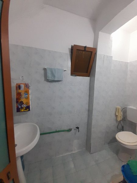 Tirane, jepet me qera Vile 1+1 Kati 1, 50 m² 400 € (Rruga Dibrës, Pranë Spitalit Amerikan 2)