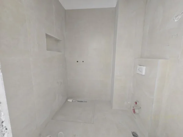 Tirane, shes apartament 2+1 Kati 3, 117 m² 187.000 € (Laprak)