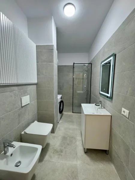 Tirane, jepet me qera apartament 2+1 , 92 m² 600 € 