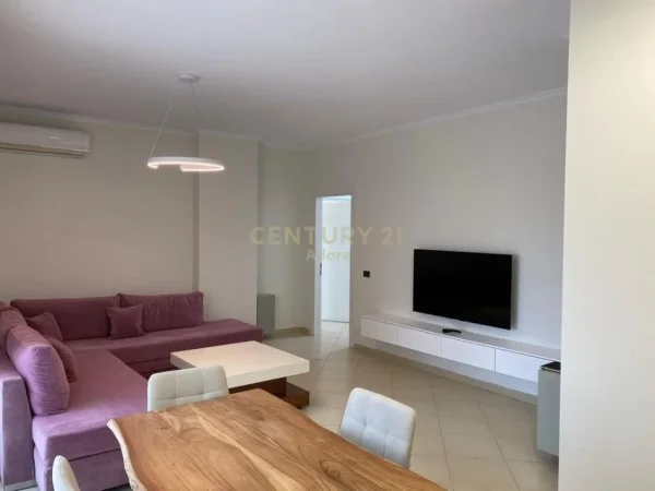 Tirane, jepet me qera apartament 2+1 Kati 5, 109 m² 1.000 € (Rruga e Kosovareve)