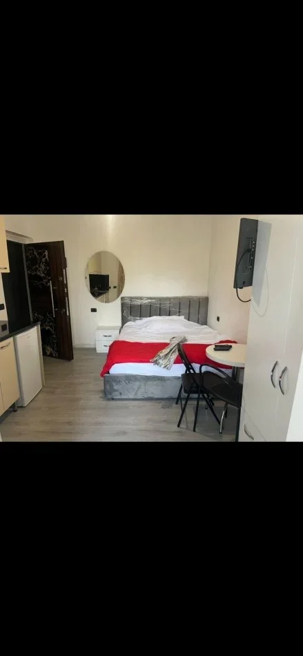 Tirane, jepet me qera apartament 1+1 Kati 3, 28 m² 290 € (rruga oxhaku)