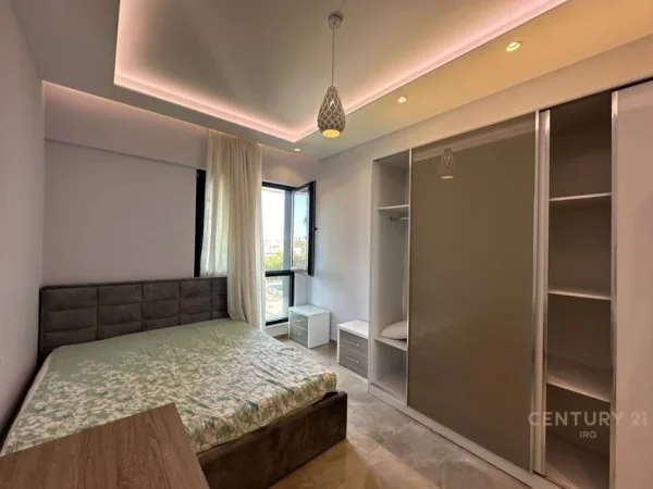 Tirane, jepet me qera apartament 1+1 Kati 4, 72 m² (21 Dhjetori)