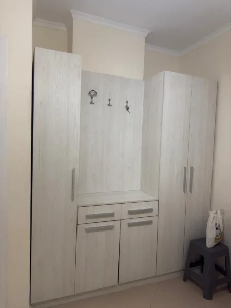 Tirane, jepet me qera apartament 2+1 , 120 m² 800 € 