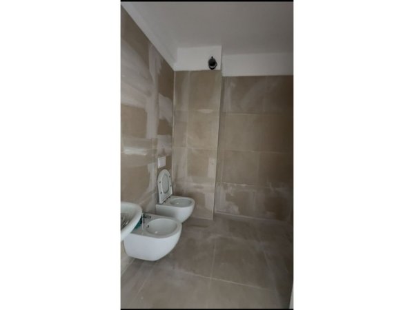 Tirane, jepet me qera apartament 1+1 Kati 4, 56 m² 270 € 