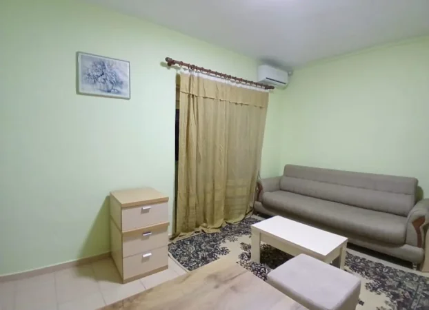 Tirane, jepet me qera apartament 1+1 Kati 3, 60 m² 480 € (pazari i ri)