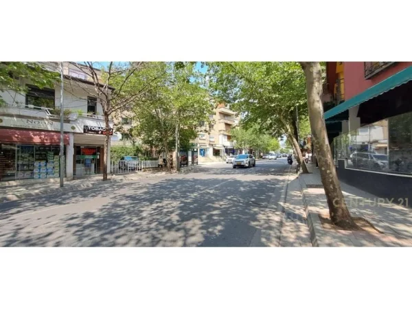 Tirane, shes apartament 1+1 Kati 2, 71 m² 143.000 € (Rruga Xhanfize Keko)
