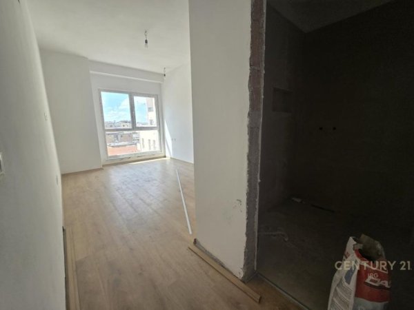 Tirane, shitet apartament 2+1 Kati 3, 117 m² 187.000 € (Kompleksin Aura)