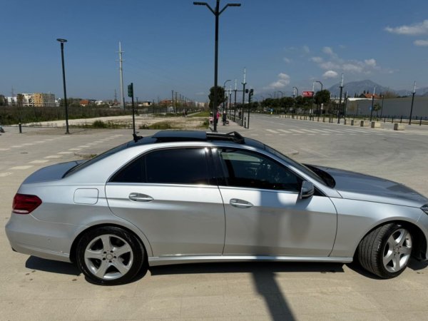 Tirane, shitet makine Mercedes Benz E250 4 Matik Nafte, gri metalizato automatik Klima 255.000 km 12.900 €