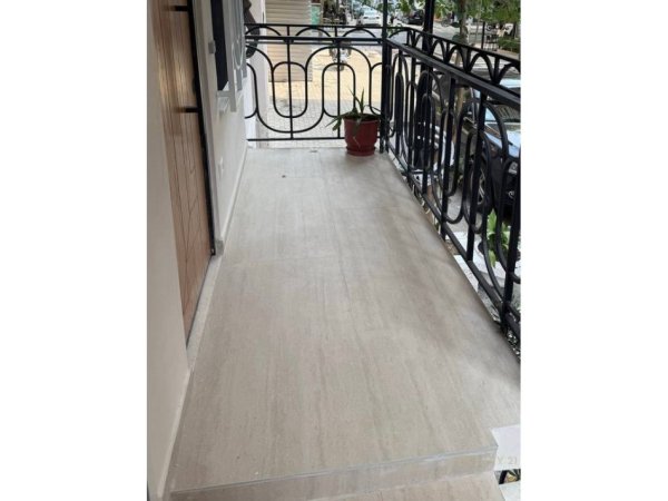 Tirane, jepet me qera zyre Kati 0, 50 m² 1.000 € (Myslym Shyri)