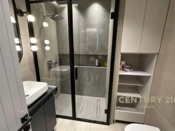 Tirane, jepet me qera apartament 1+1 Kati 6, 77 m² 1.000 € (Rruga e Kavajes)