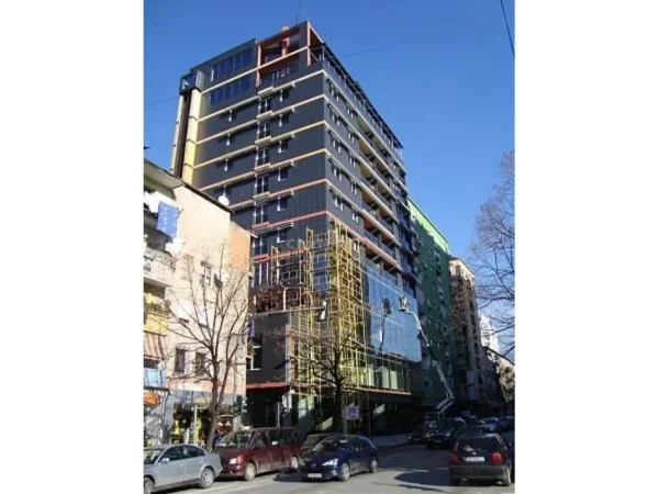 Tirane, jepet me qera zyre Kati 0, 37 m² 750 € (Vesa Center)