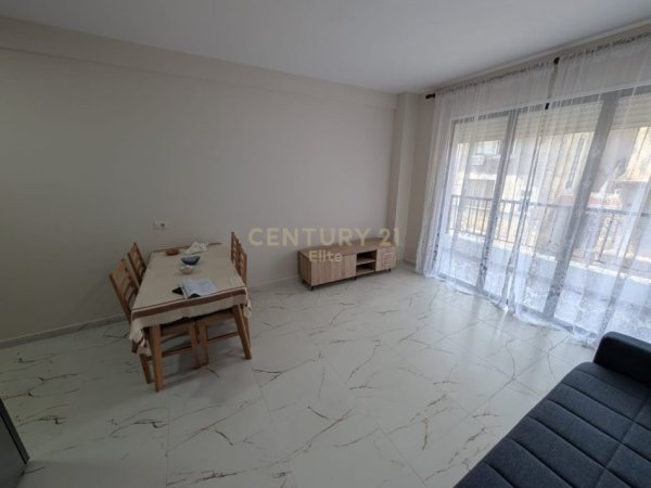 Tirane, jepet me qera apartament 1+1 Kati 2, 70 m² 800 € (Rruga e Durresit.)