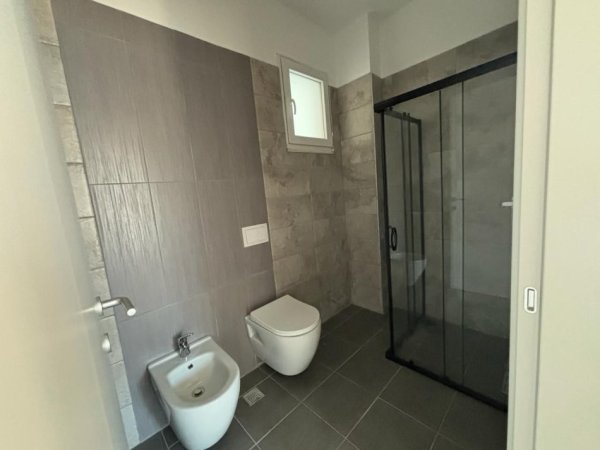 Tirane, jepet me qera apartament 2+1 Kati 6, 850 € 