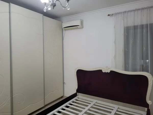 Tirane, jepet me qera apartament 3+1 Kati 2, 228 m² 600 € (rruga e elbasanit)
