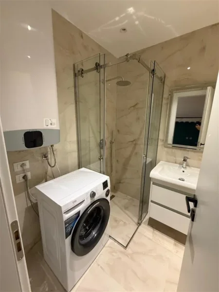 Tirane, jepet me qera apartament 2+1+Aneks+Ballkon Kati 5, 120 m² 1.250 € (PARKU OLIMPIK)