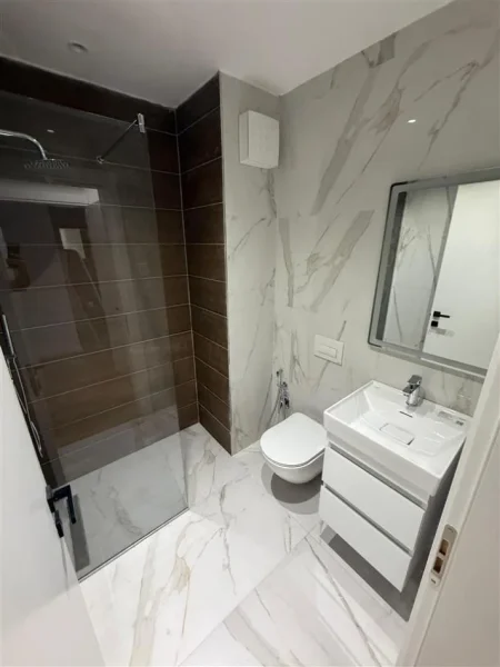 Tirane, jepet me qera apartament 2+1+Aneks+Ballkon Kati 5, 120 m² 1.250 € (PARKU OLIMPIK)
