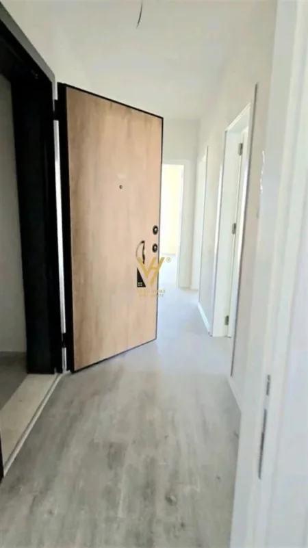 Tirane, jepet me qera zyre Kati 7, 65 m² 600 € (UNIVERS CITY)