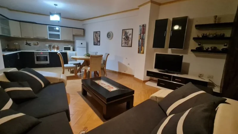 Tirane, jap me qera apartament 2+1+Ballkon Kati 3, 115 m² 660 € (Don Bosko, afer hotel Ferrari)