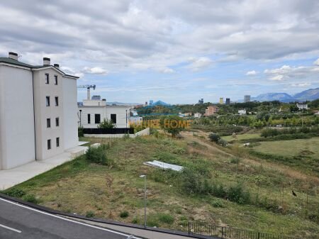 Tirane, shitet apartament 2+1 Kati 2, 123 m² 24.000.000 € 