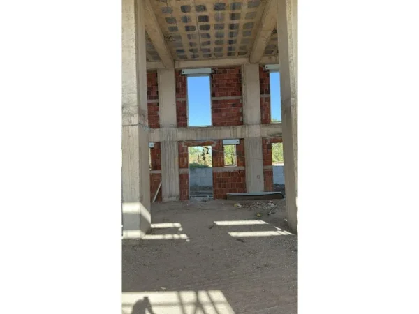 Gjiri Lalezit | Hamallaj, shes apartament duplex 2+1+Ballkon Kati 1, 58 m² 264.000 € (Gjiri i Lalezit)