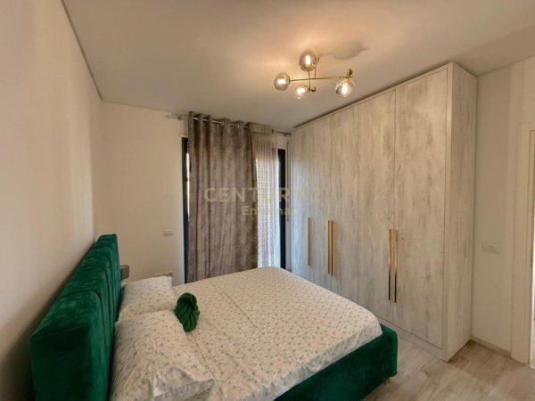 Tirane, jepet me qera apartament 2+1+Aneks+Ballkon Kati 9, 125 m² 850 € (Perballe Spital American 3)
