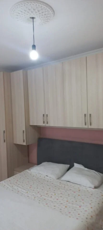 Tirane, jepet me qera apartament 1+1 Kati 5, 58 m² 380 € (rruga muhamet deliu)