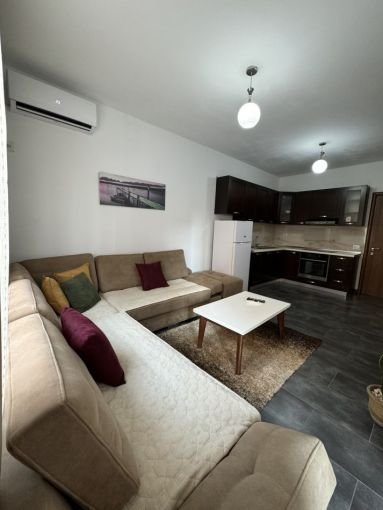 Tirane, jepet me qera apartament 2+1+Aneks+Ballkon Kati 2, 90 m² 540 € (yzberisht)