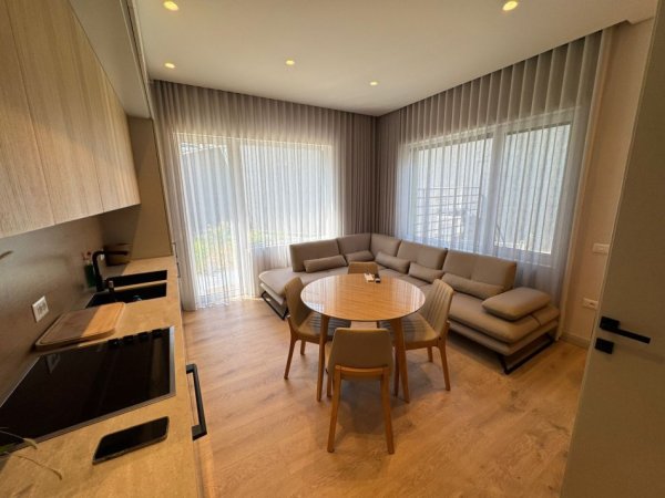 Tirane, jepet me qera apartament 1+1 Kati 3, 900 € 