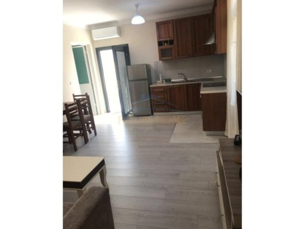 Tirane, jepet me qera apartament 1+1 Kati 1, 60 m² 400 € (Tregu Elektrik)