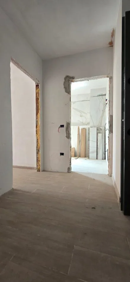 Tirane, shitet apartament 1+1+Ballkon Kati 1, 73 m² 138.700 € (RRUGA JORDAN MISJA)