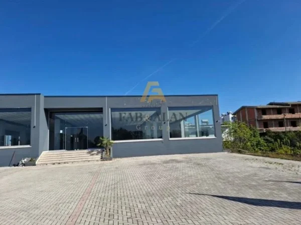 Durres, shitet , 3.000 m² 9.000.000 € (Autostrada Tirane-Durres)