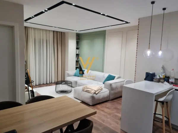 Tirane, jepet me qera apartament 1+1+Ballkon Kati 4, 70 m² 450 € (YZBERISHT)