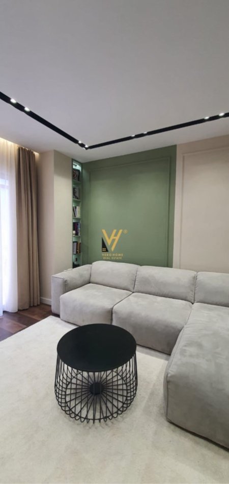 Tirane, jepet me qera apartament 1+1+Ballkon Kati 4, 70 m² 500 € (YZBERISHT)