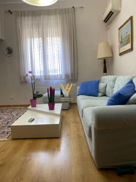 Tirane, jepet me qera apartament 2+1+Ballkon Kati 2, 85 m² 500 € (KOMUNA E PARISIT)